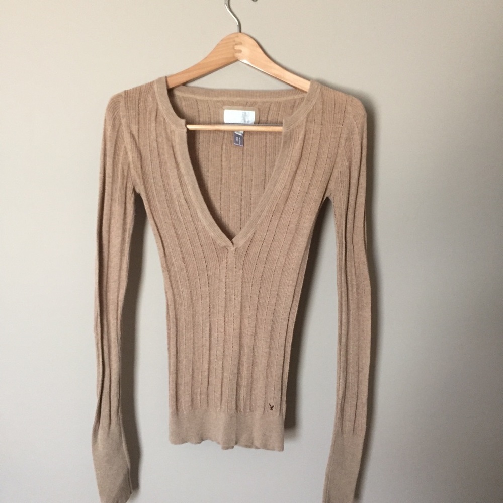American Eagle Low V-Neck Light Knit Sweater Top